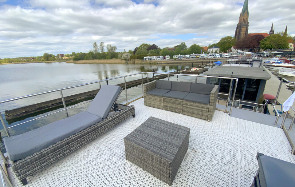 Investieren mit Ausblick: Exklusives Hausboot mit Panoramablick auf die Schlei